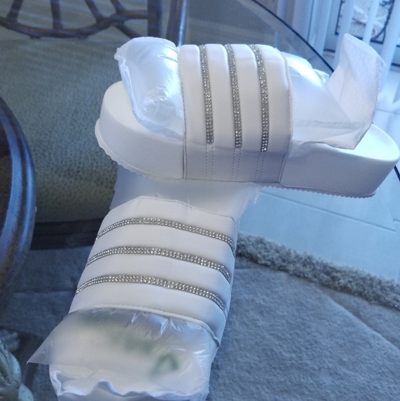 NWT Women's white Slides blinged platforms wedge - Picture 2 of 5